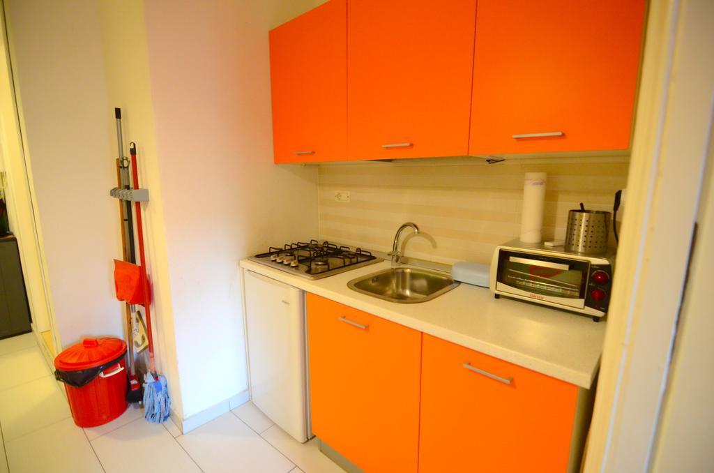 Shine Apartment Naples Luaran gambar